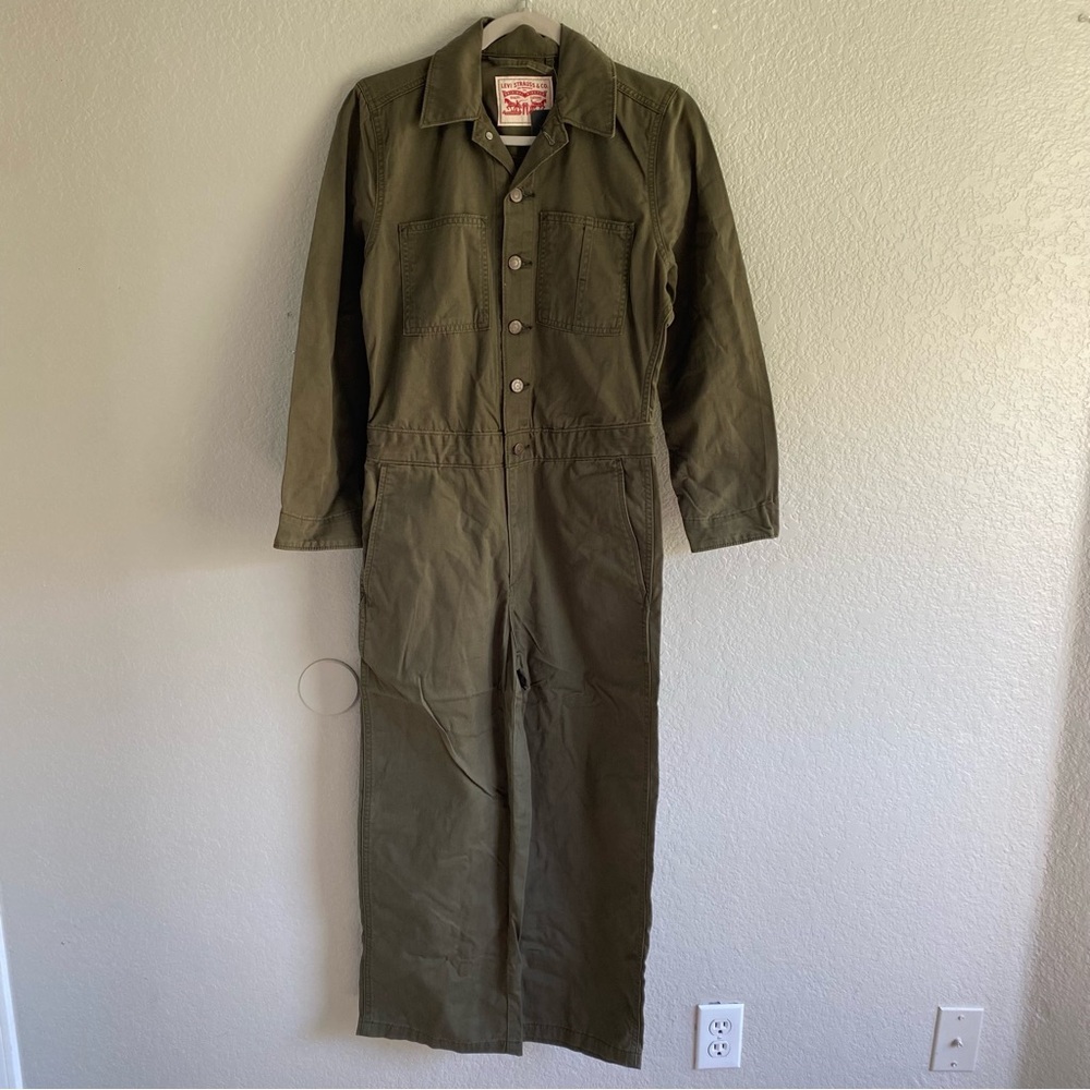 Levi’s Iconic Jumpsuit in Green